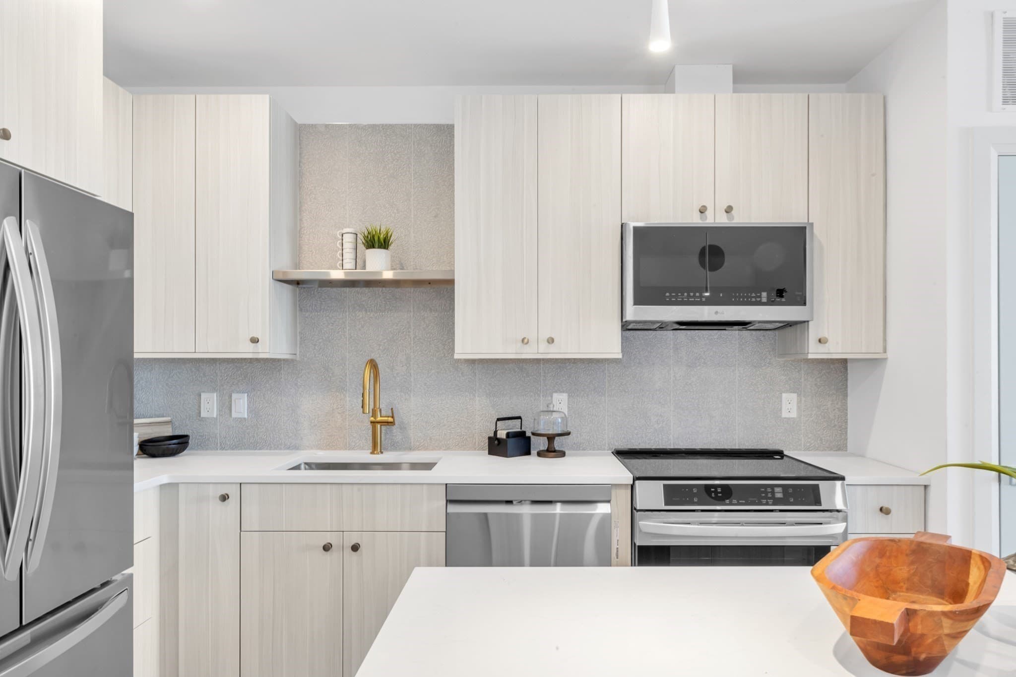 Condominium at 34 Oak Street # 103, Boston MA 02136, Boston, photo 7 of 25