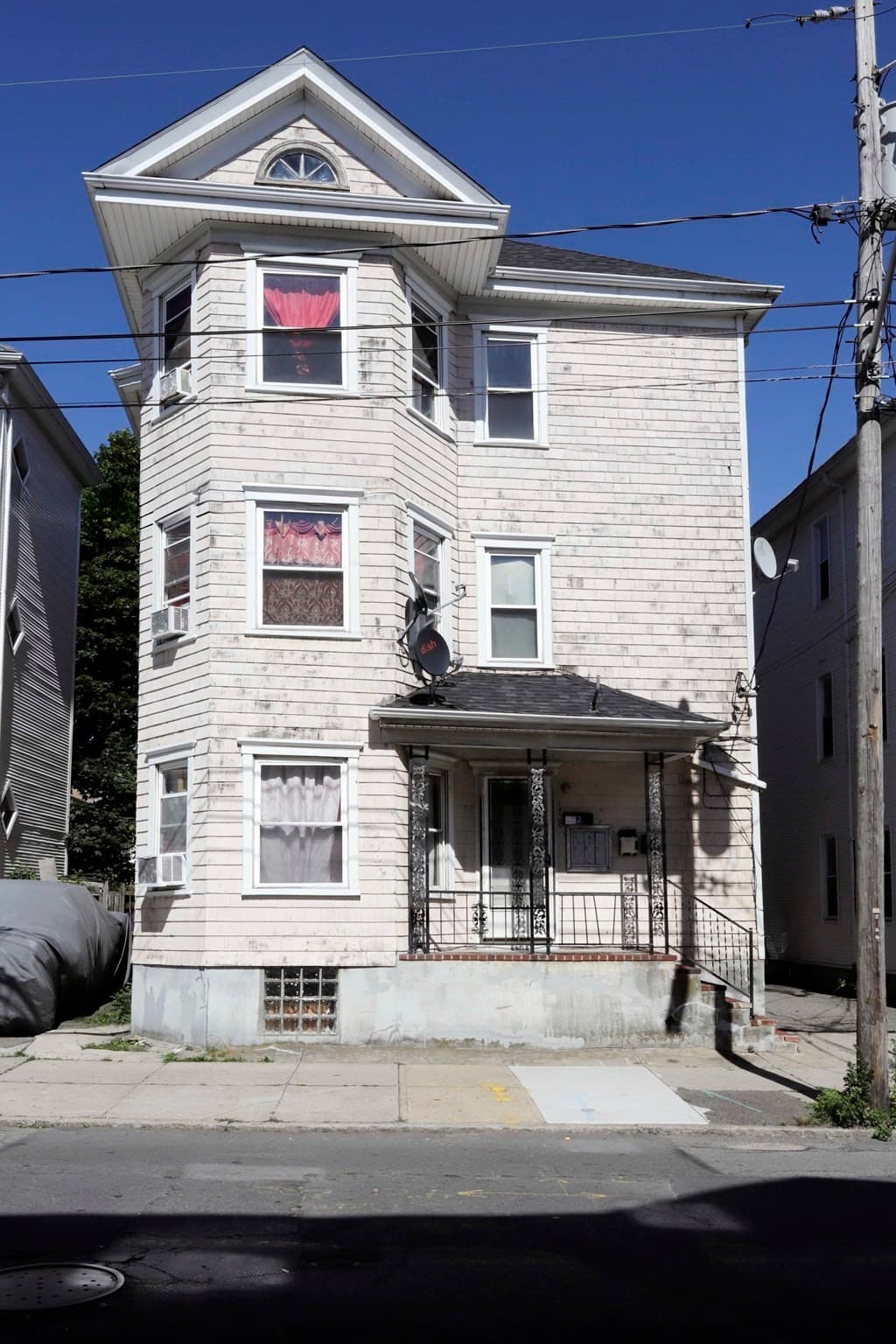 3 Family at 178 Ashley Blvd, New Bedford MA 02746, photo 2 of 16