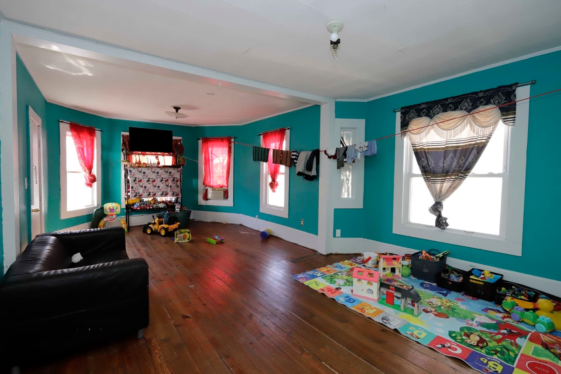 3 Family at 178 Ashley Blvd, New Bedford MA 02746, photo 8 of 16