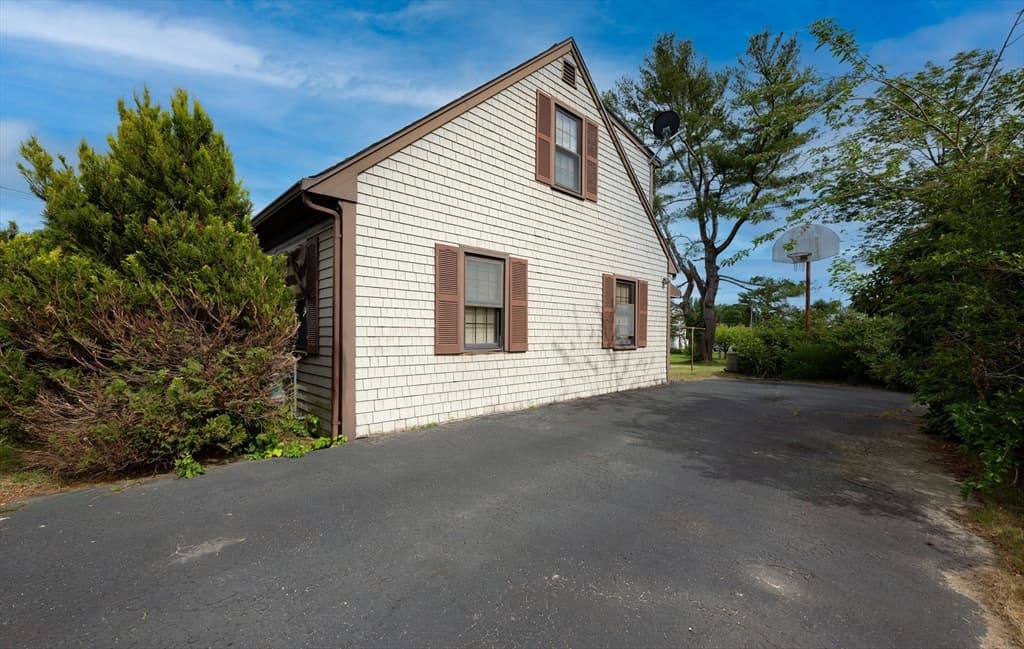 Single Family Residence at 36 Ludlow St., Acushnet MA 02743, Acushnet, photo 7 of 24