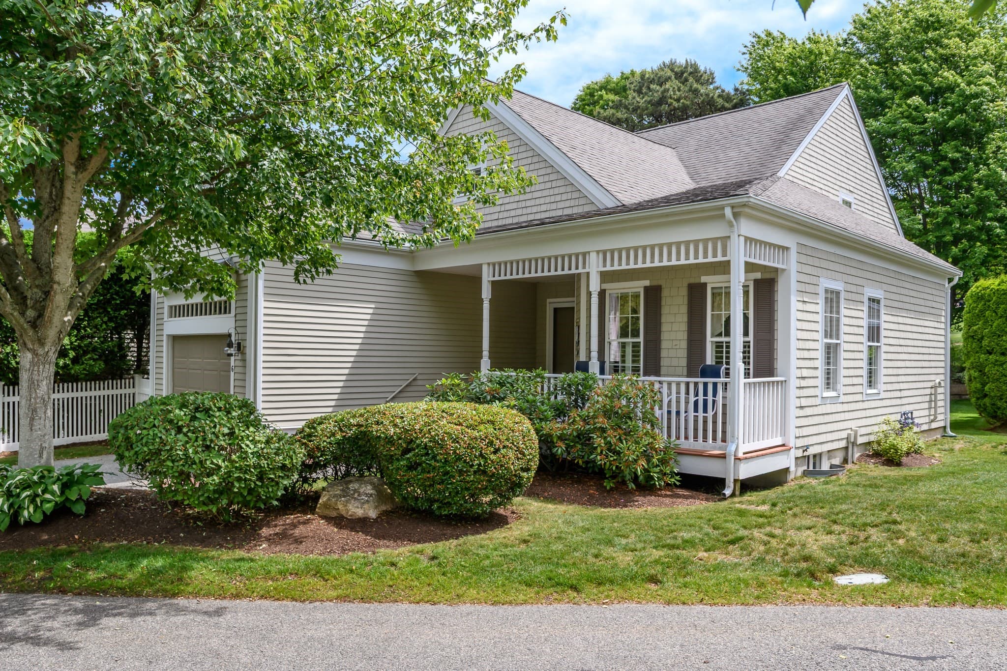 6 Hollyhock Knoll Ct # 115, Bourne MA 02532