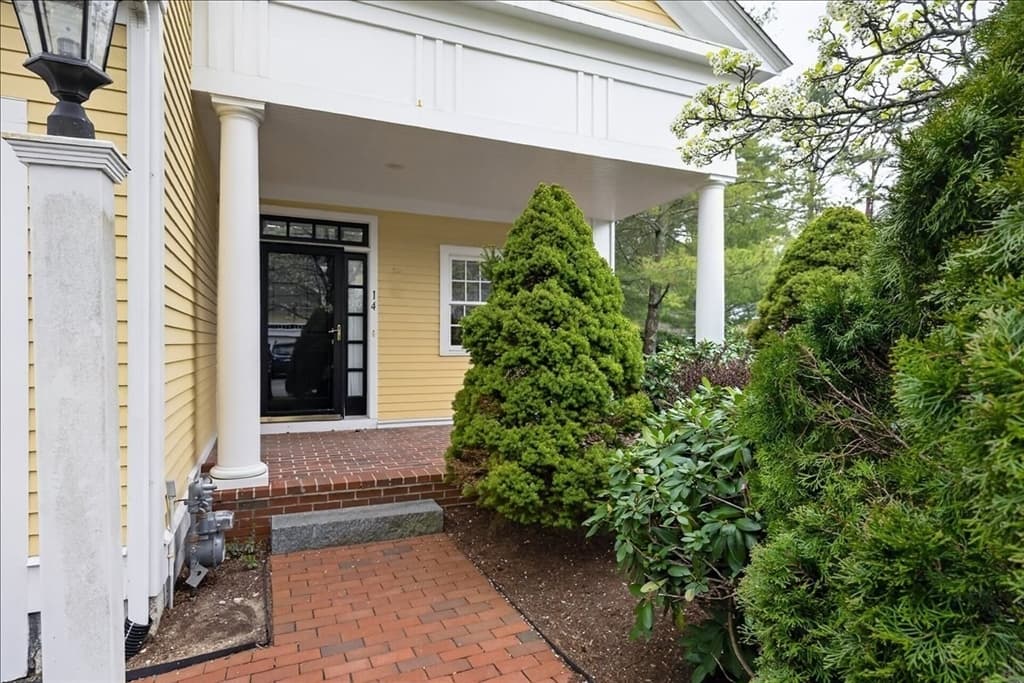 14 Whiting Ln, Hingham MA 02043 photo 2