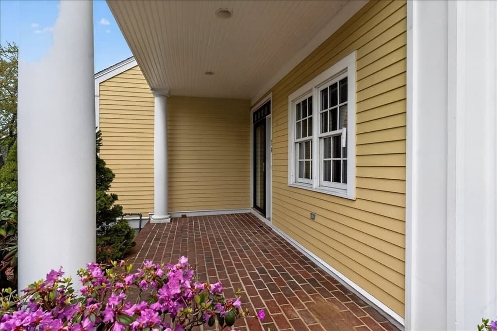 14 Whiting Ln, Hingham MA 02043 photo 3