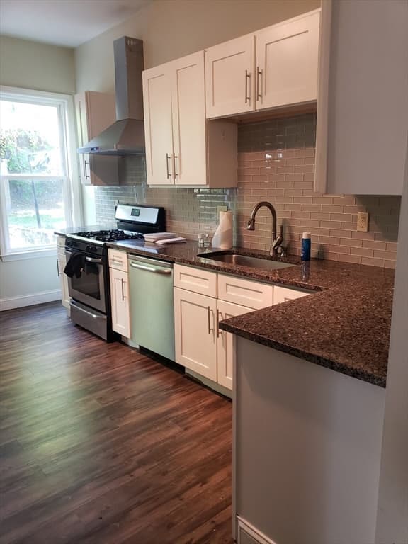 422 Mcgrath Highway, Somerville MA 02143 photo 23