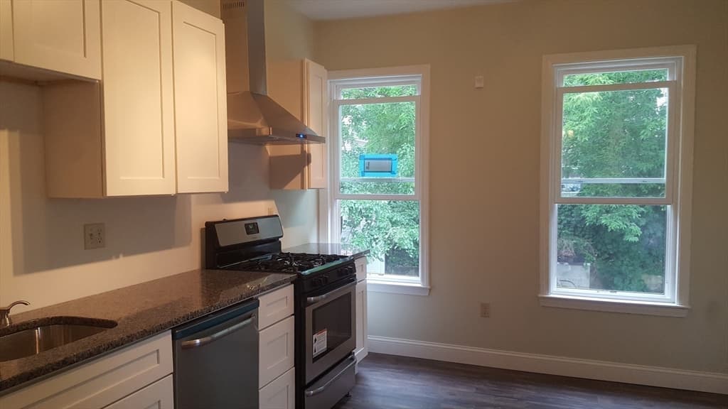 422 Mcgrath Highway, Somerville MA 02143 photo 12