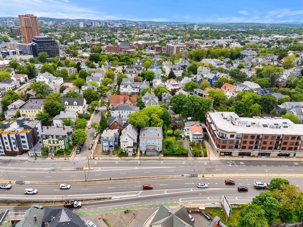422 Mcgrath Highway, Somerville MA 02143 photo 9