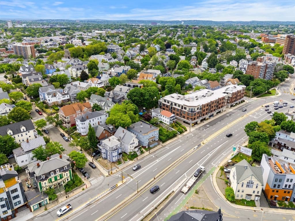 422 Mcgrath Highway, Somerville MA 02143 photo 8