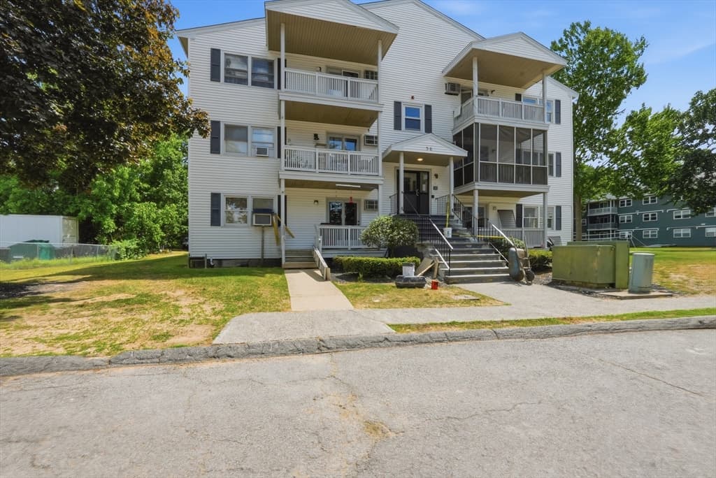 30 Abbey Rd # 102, Leominster MA 01453