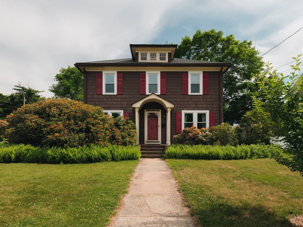 8 Liberty Street, Holyoke MA 01040