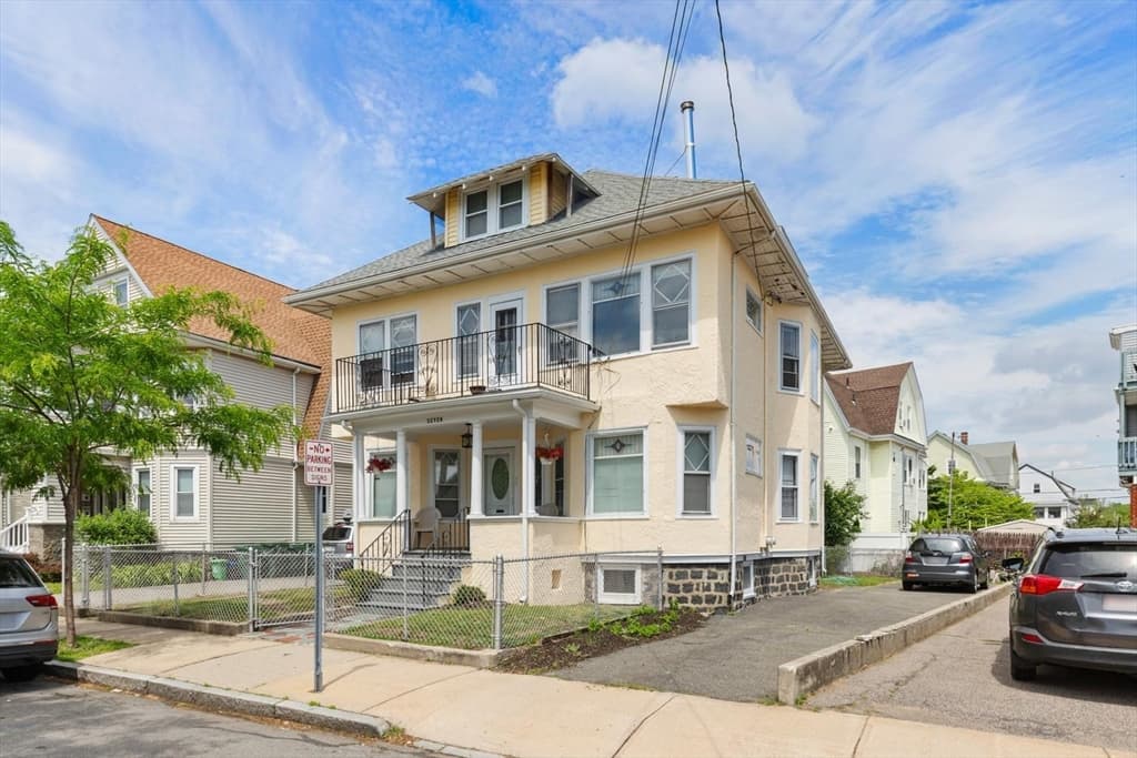 7 Yale St, Medford MA 02155