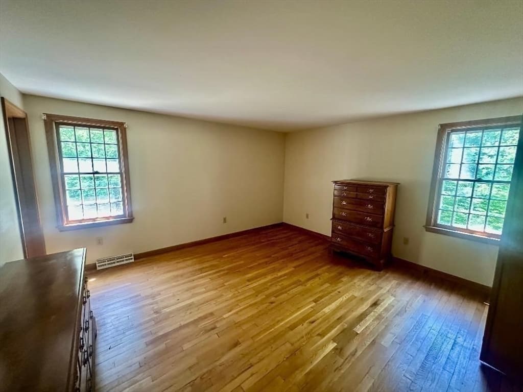 Single Family Residence at 9 Captain Phillips Rd, Harwich MA 02645, Harwich, photo 6 of 14