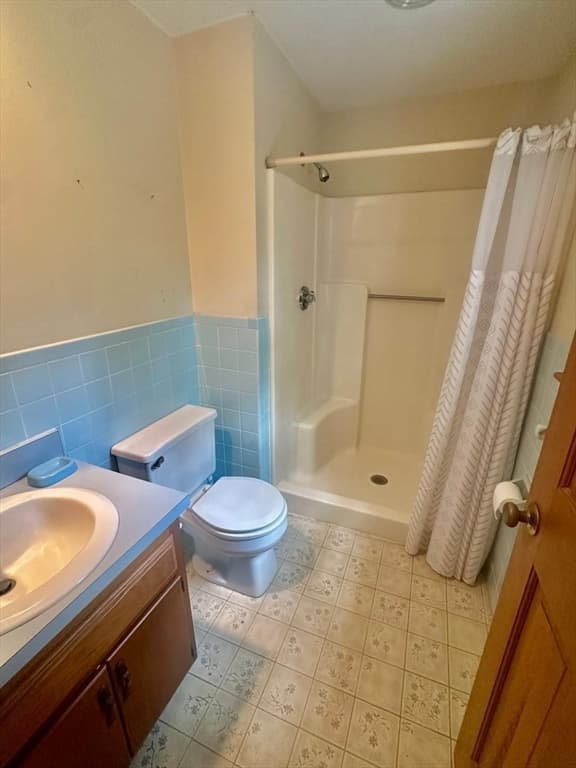 Single Family Residence at 9 Captain Phillips Rd, Harwich MA 02645, Harwich, photo 7 of 14
