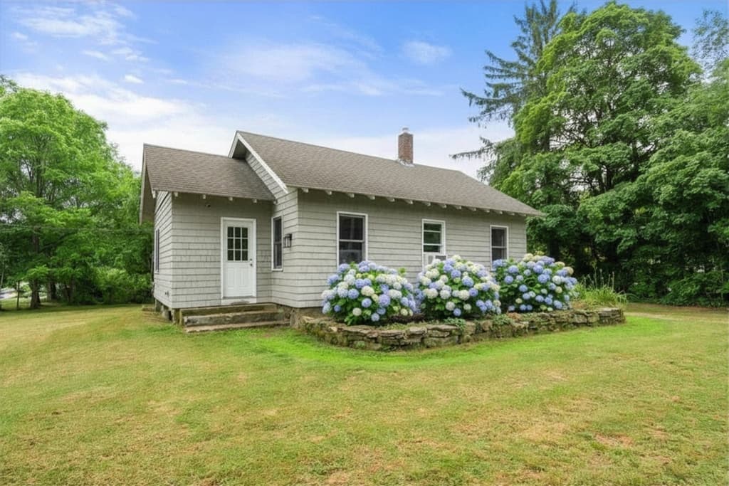 64 Parker Rd, Lancaster MA 01523