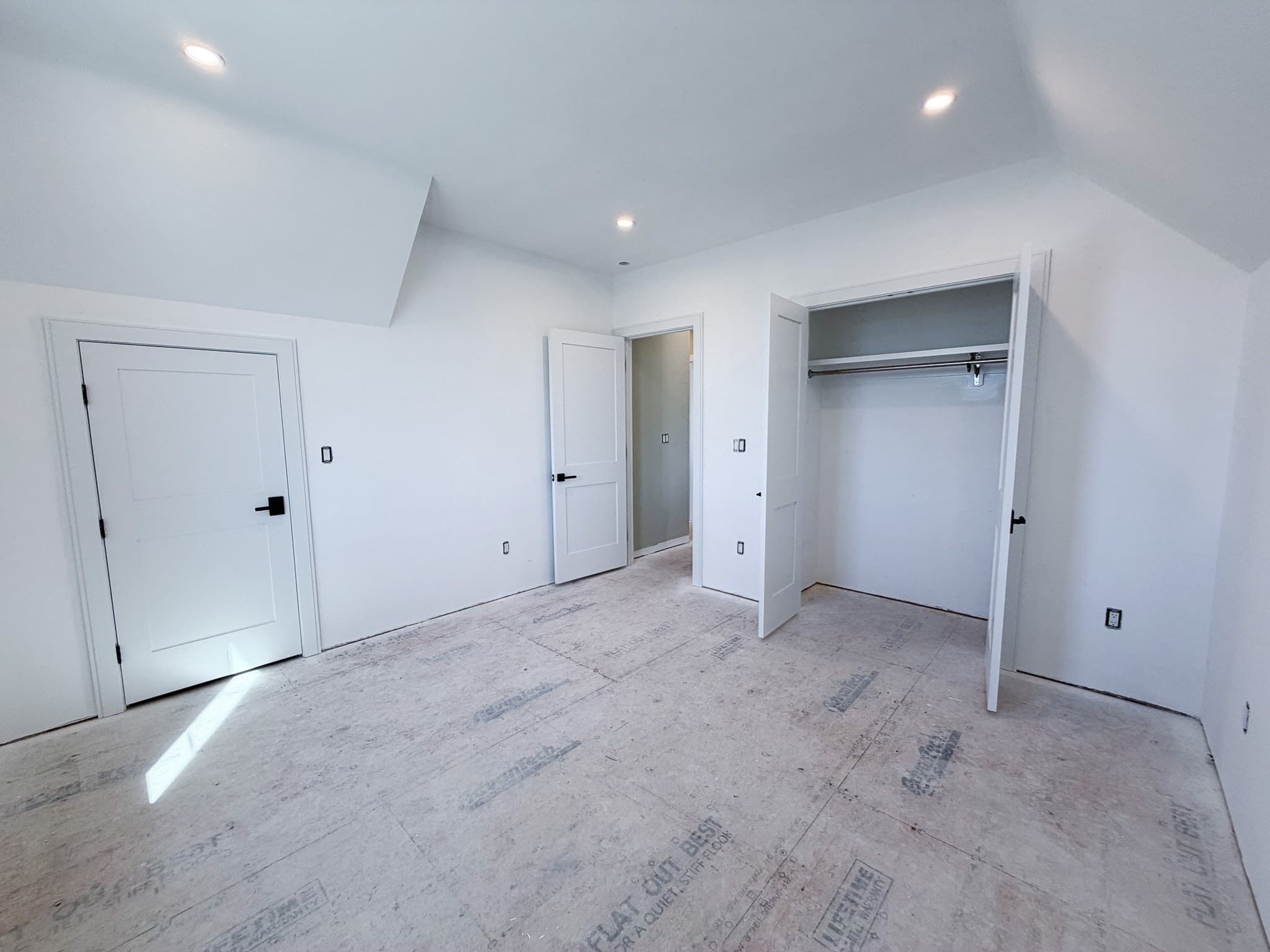 Single Family Residence at 4 Oneil Way, Saugus MA 01906, Saugus, photo 17 of 42