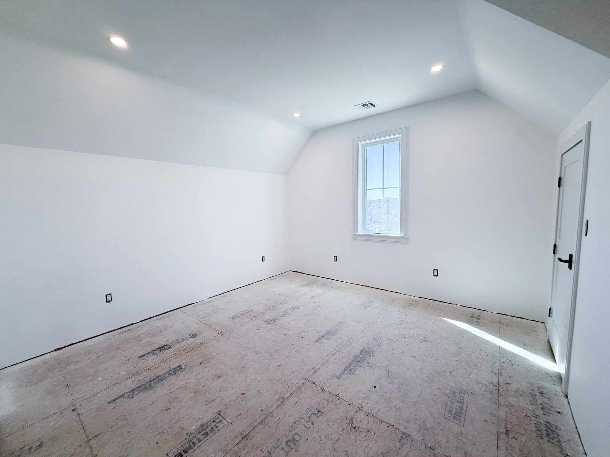 Single Family Residence at 4 Oneil Way, Saugus MA 01906, Saugus, photo 16 of 42