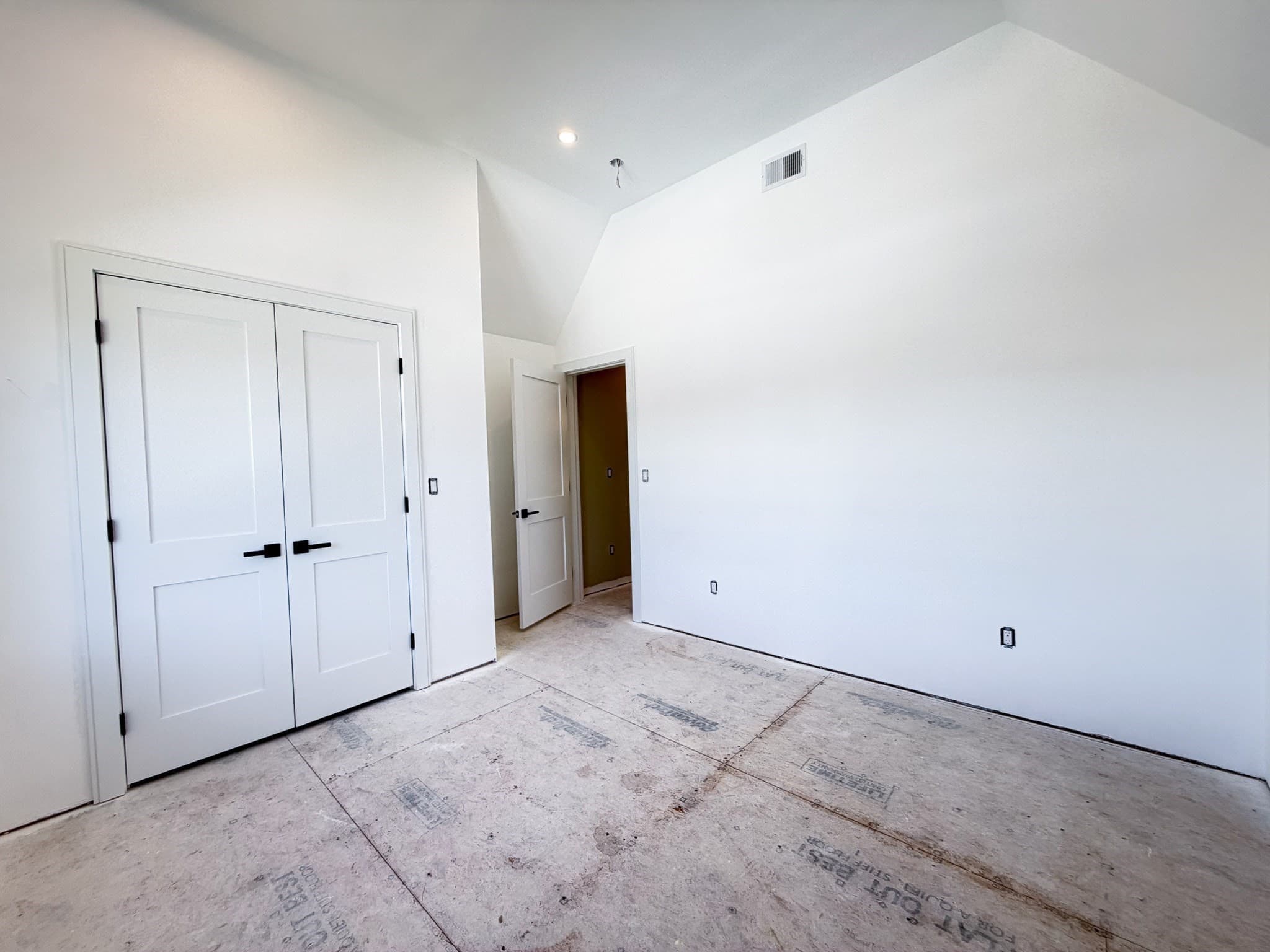Single Family Residence at 4 Oneil Way, Saugus MA 01906, Saugus, photo 19 of 42