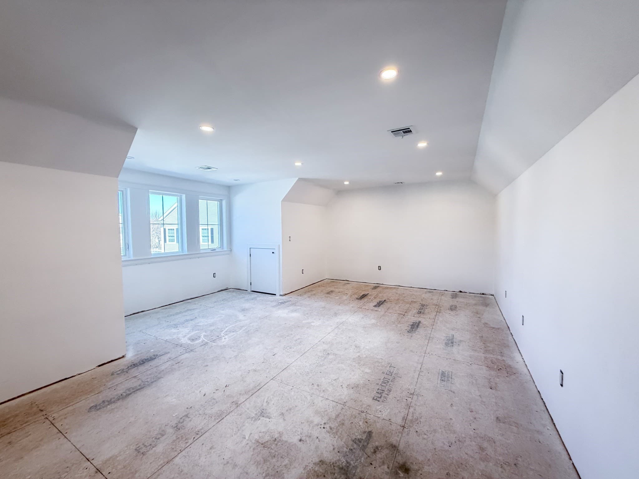 Single Family Residence at 4 Oneil Way, Saugus MA 01906, Saugus, photo 21 of 42
