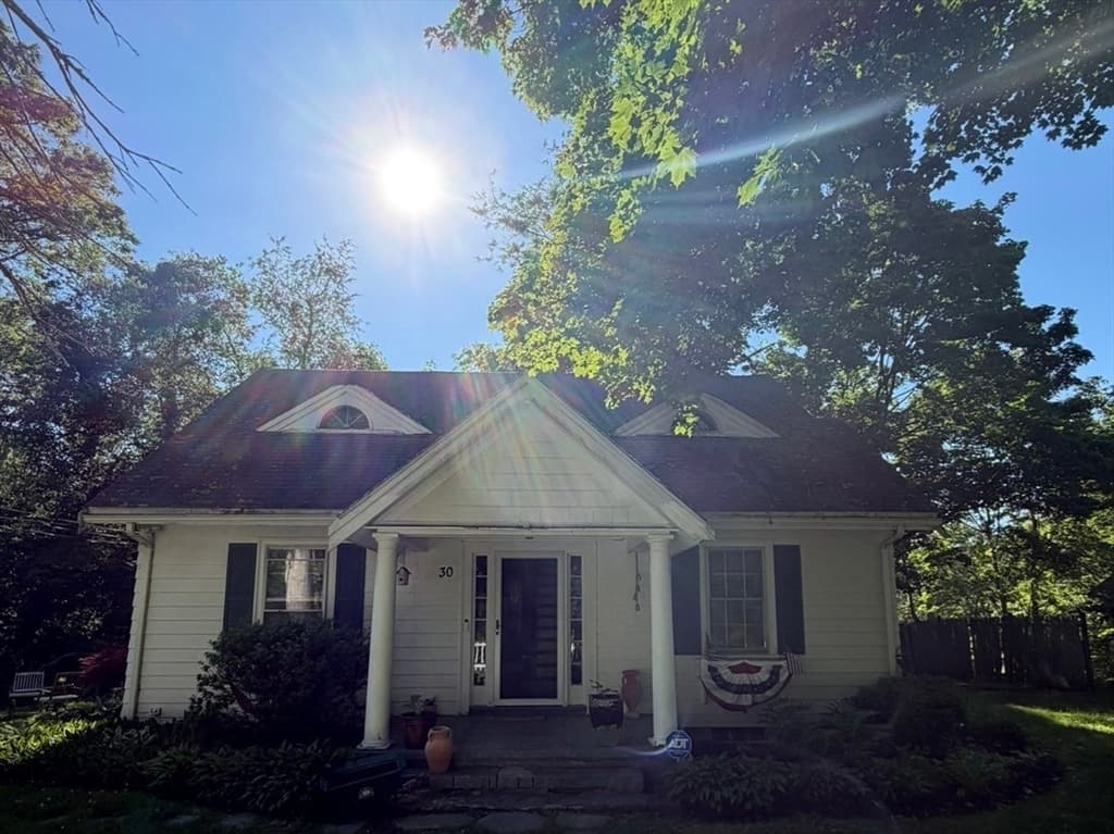 28-30 Locust Ave, Rehoboth MA 02769
