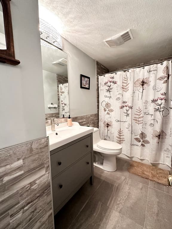 Condominium at 55 Greentree Ln # 49, Weymouth MA 02190, photo 6 of 12