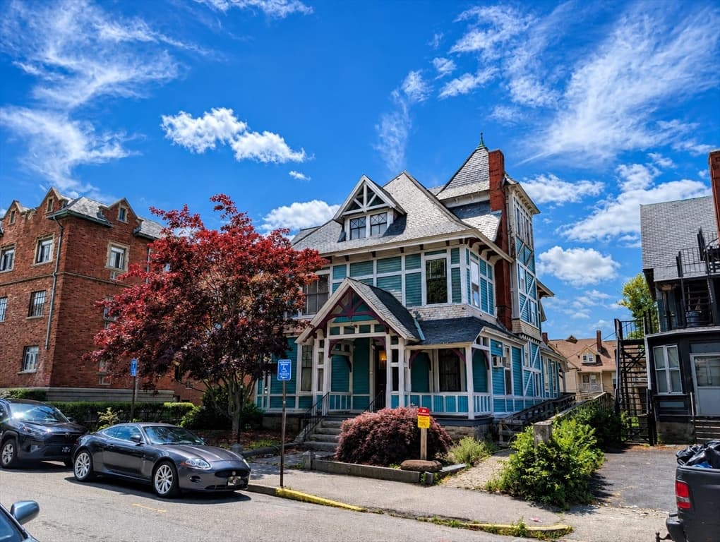 23 Fruit St, Worcester MA 01609