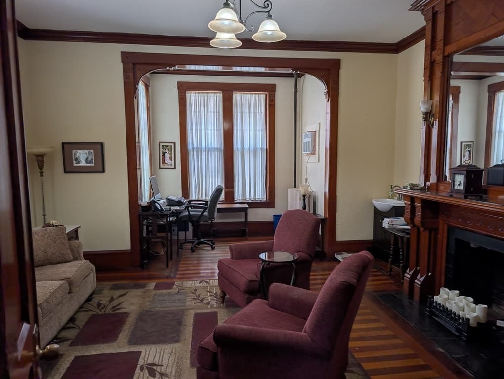 23 Fruit St, Worcester MA 01609 photo 4