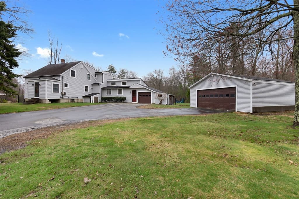 54 Rabbit Rd, Salisbury MA 01952 photo 2