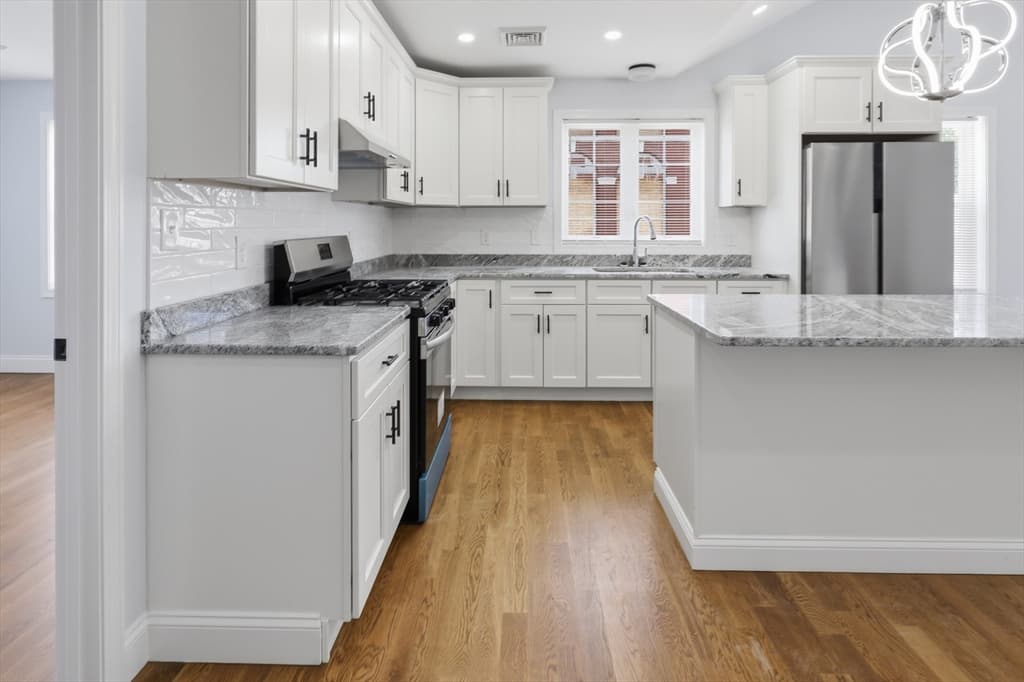 489 Spring, Fall River MA 02721 photo 2