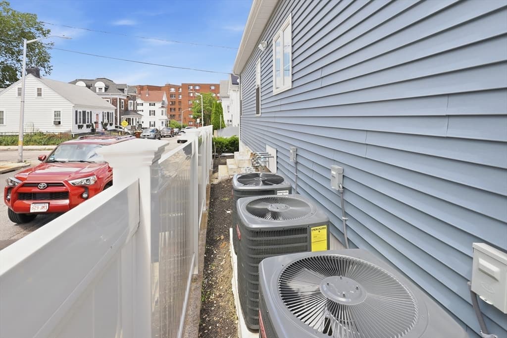 489 Spring, Fall River MA 02721 photo 17