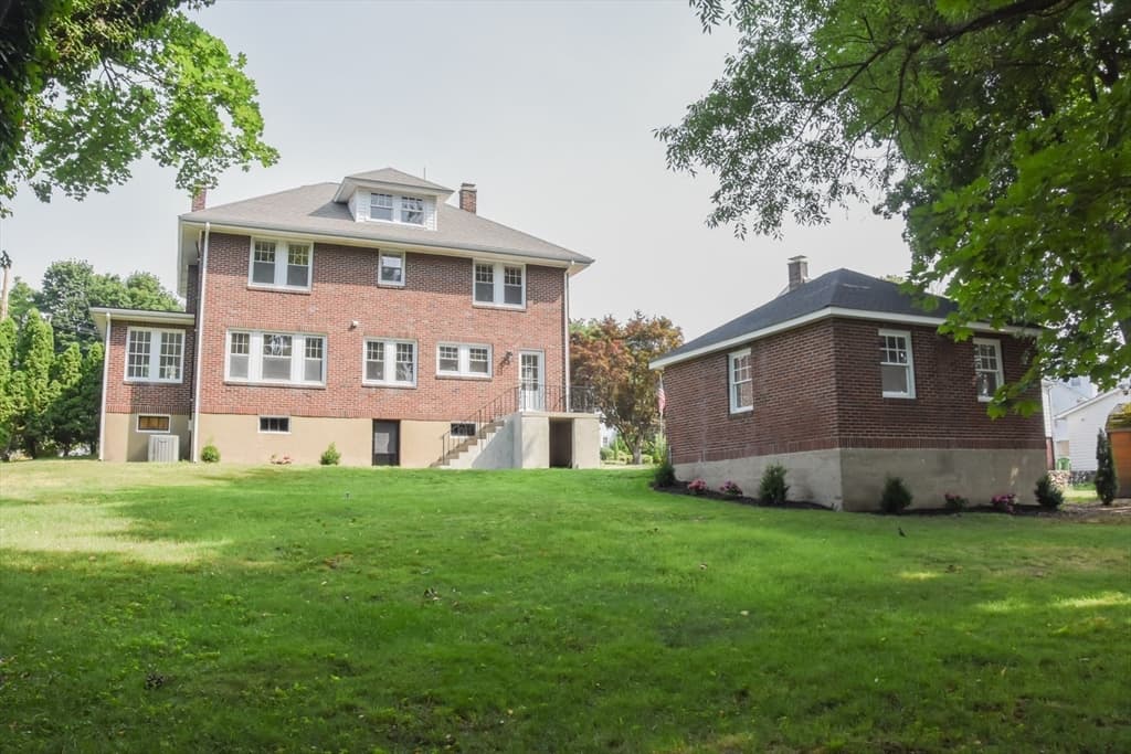 19 Stoneleigh Rd, Watertown MA 02472 photo 6