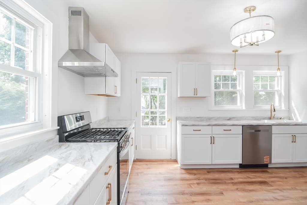 19 Stoneleigh Rd, Watertown MA 02472 photo 20