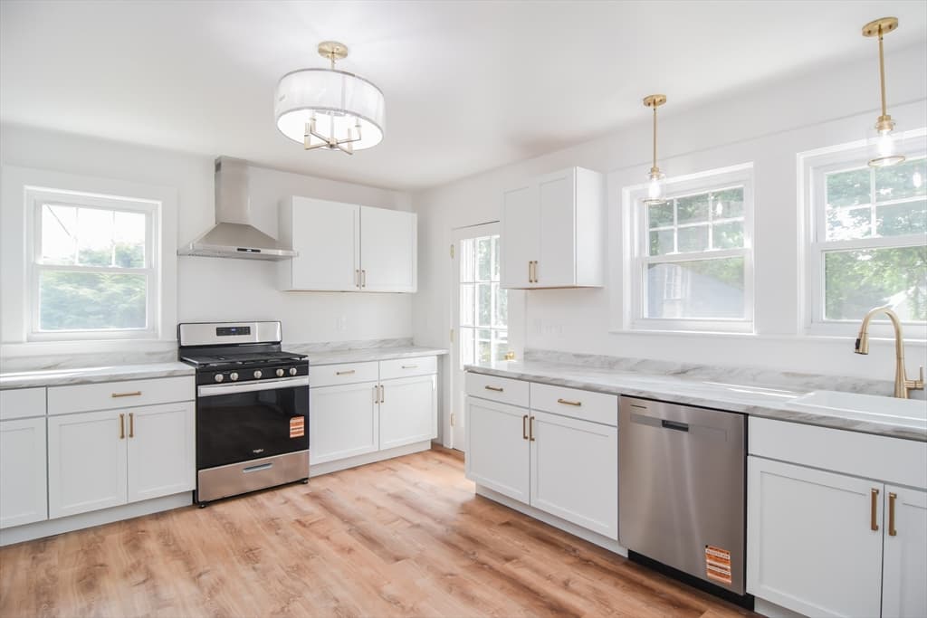 19 Stoneleigh Rd, Watertown MA 02472 photo 19