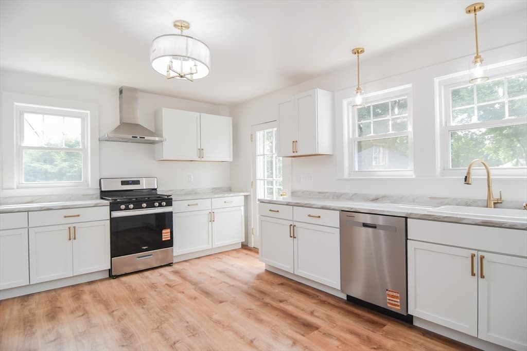 19 Stoneleigh Rd, Watertown MA 02472 photo 21