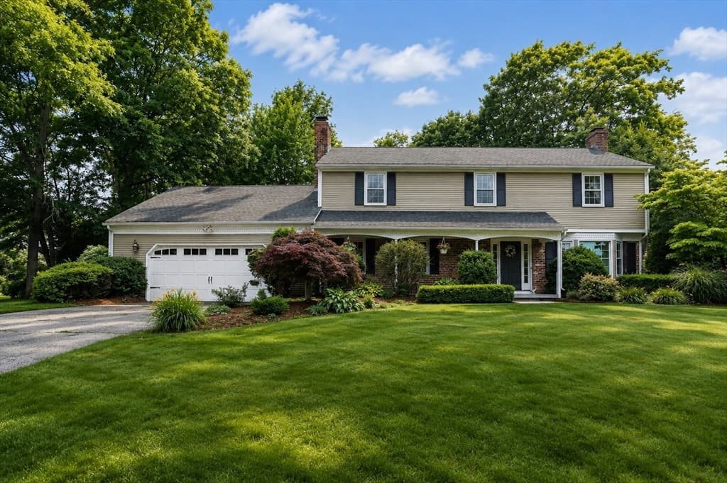 27 Eastwood Dr, Wilbraham MA 01095