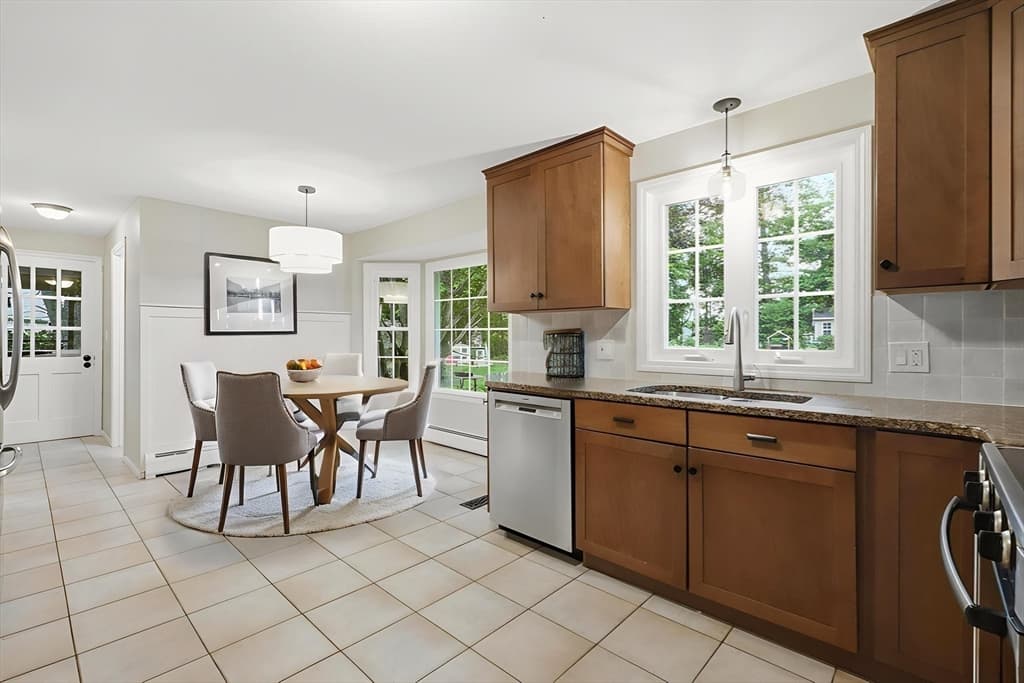 27 Eastwood Dr, Wilbraham MA 01095 photo 15