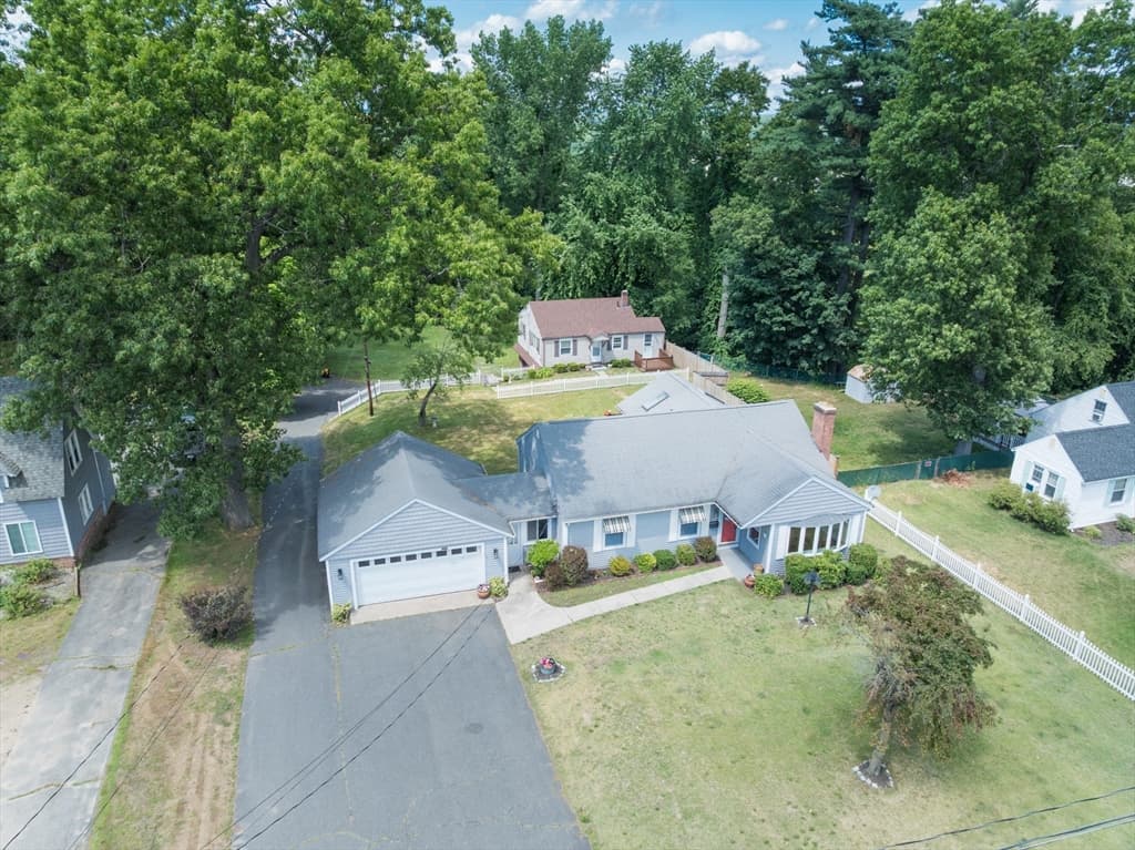1466 Page Blvd, Springfield MA 01104
