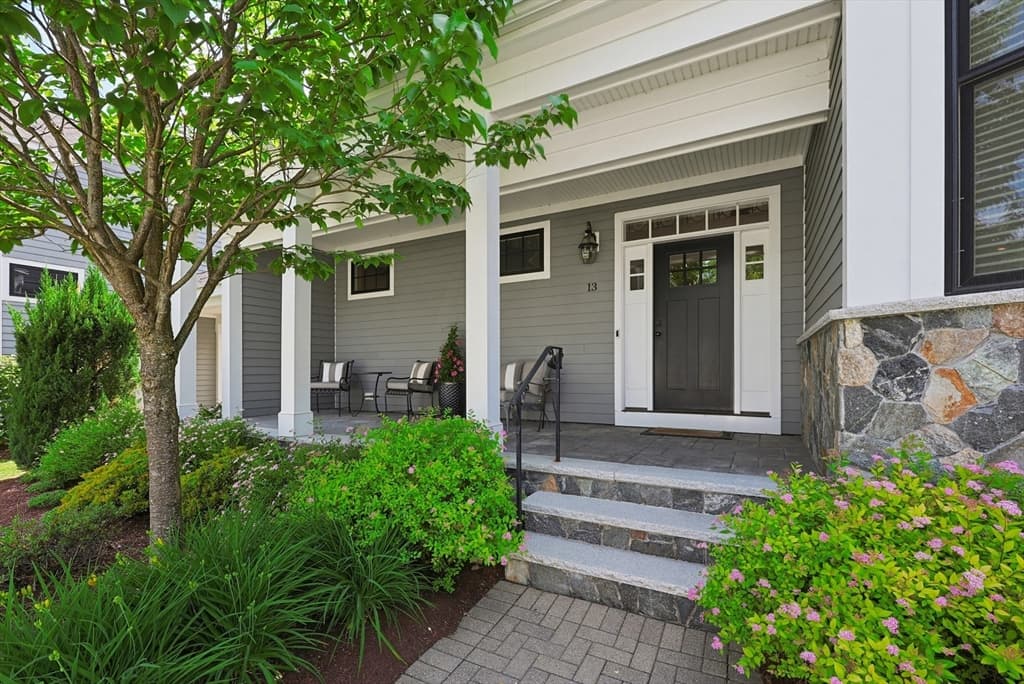 13 Davenport Ln # 13, Hopkinton MA 01748