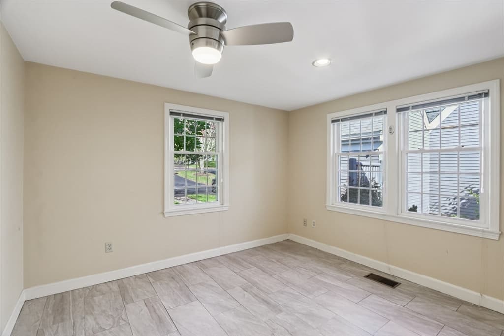 Condominium at 35 Mitchell Grant Way # 35, Bedford MA 01730, photo 34 of 41