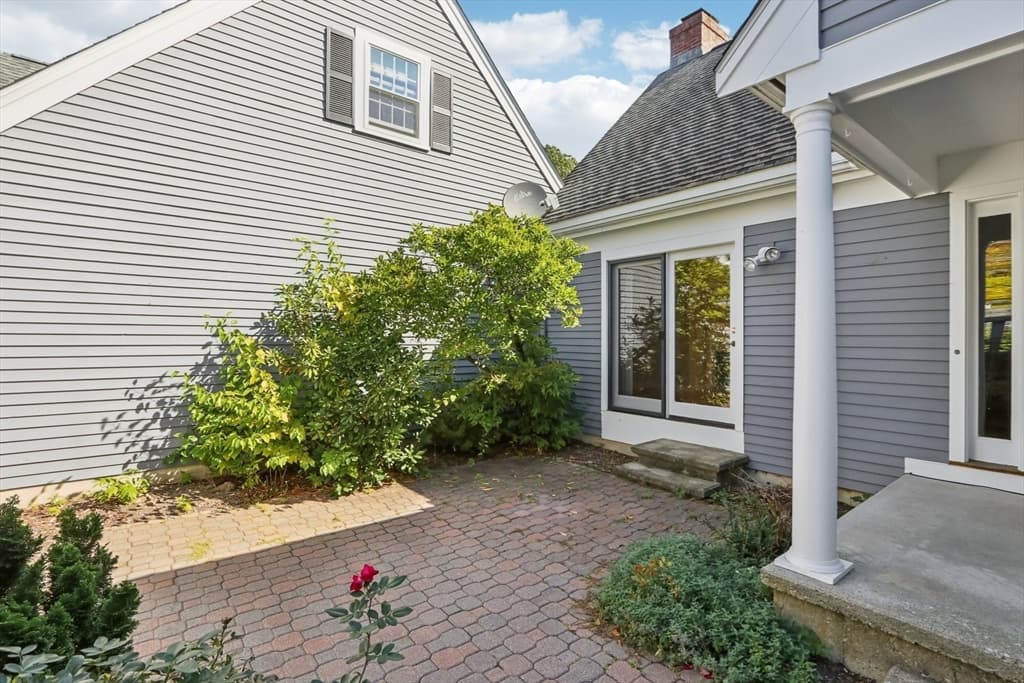 Condominium at 35 Mitchell Grant Way # 35, Bedford MA 01730, photo 38 of 41