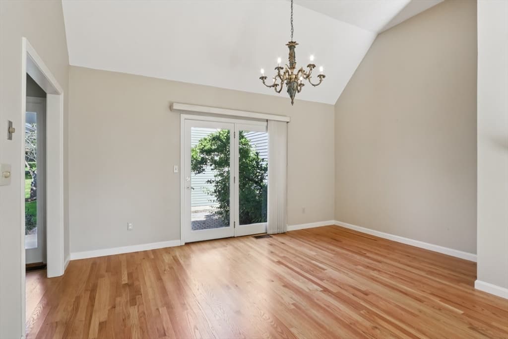 Condominium at 35 Mitchell Grant Way # 35, Bedford MA 01730, photo 10 of 41