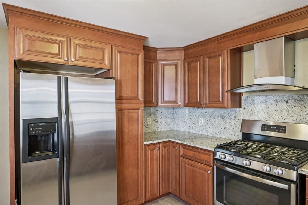 Condominium at 35 Mitchell Grant Way # 35, Bedford MA 01730, photo 4 of 41