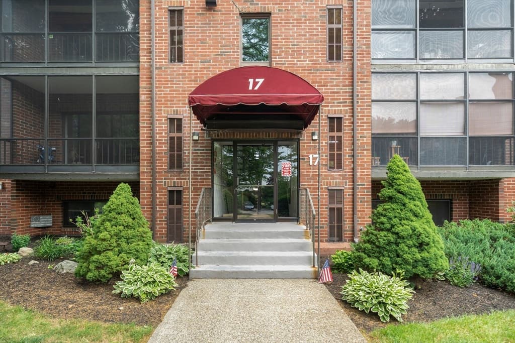 221 Oak # 12, Brockton MA 02301