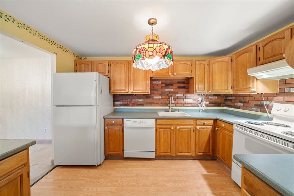 221 Oak # 12, Brockton MA 02301 photo 18
