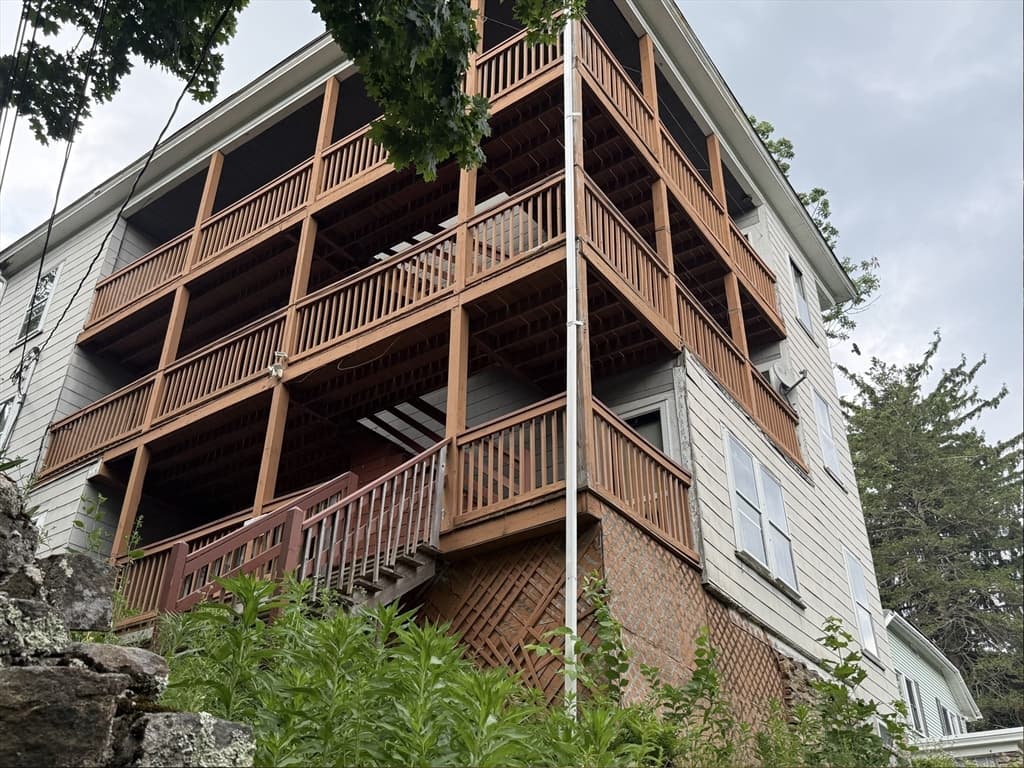 3 Family at 127 Cliff St, Southbridge MA 01550, Southbridge, photo 2 of 29