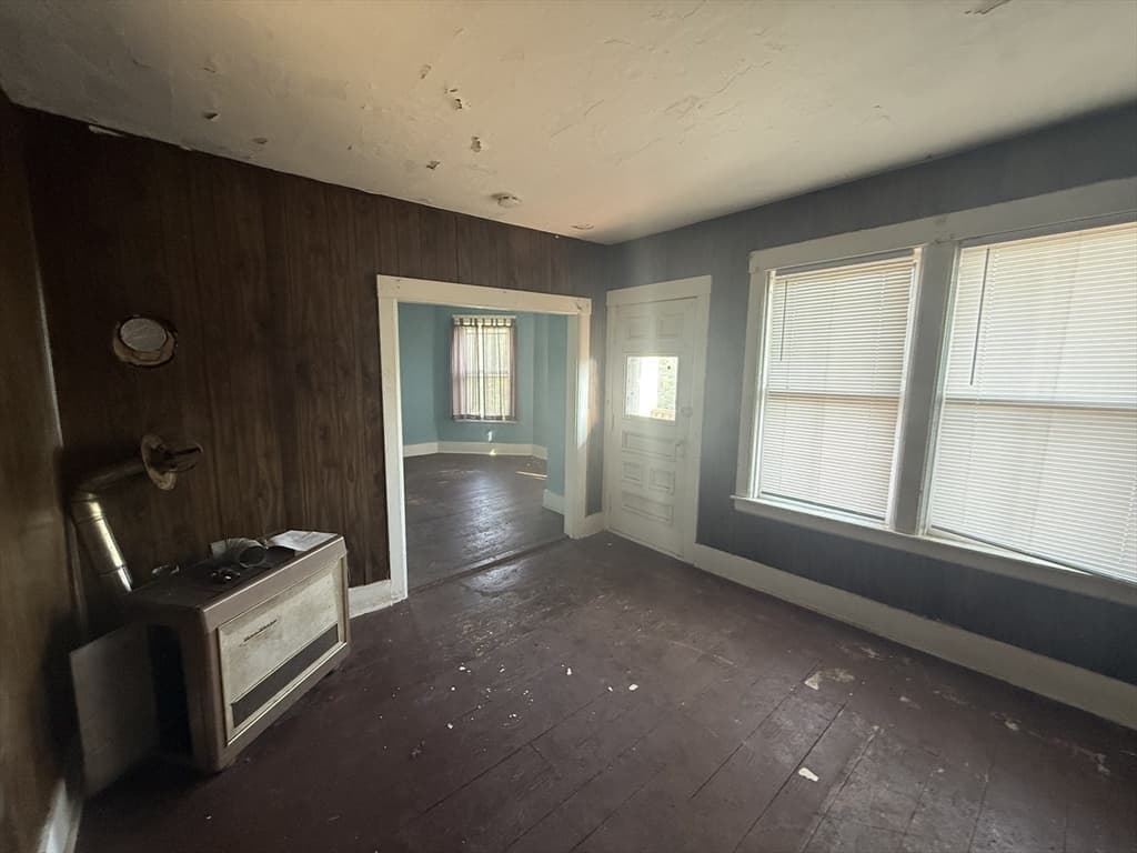 3 Family at 127 Cliff St, Southbridge MA 01550, Southbridge, photo 16 of 29
