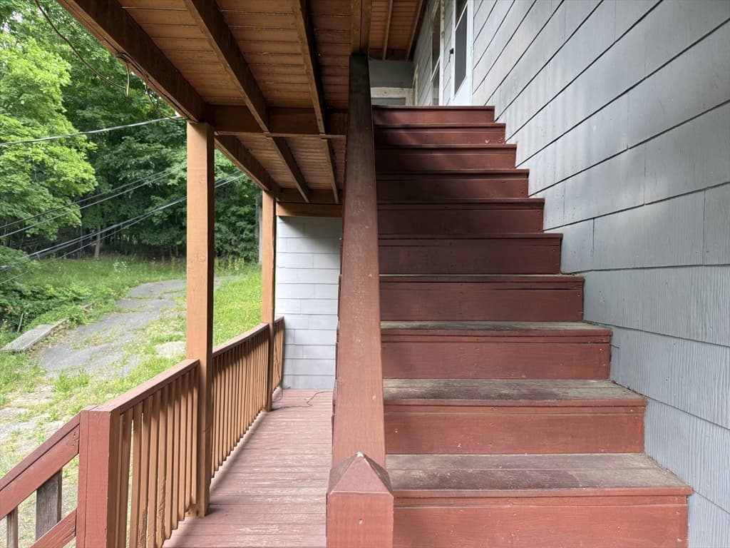 3 Family at 127 Cliff St, Southbridge MA 01550, Southbridge, photo 5 of 29