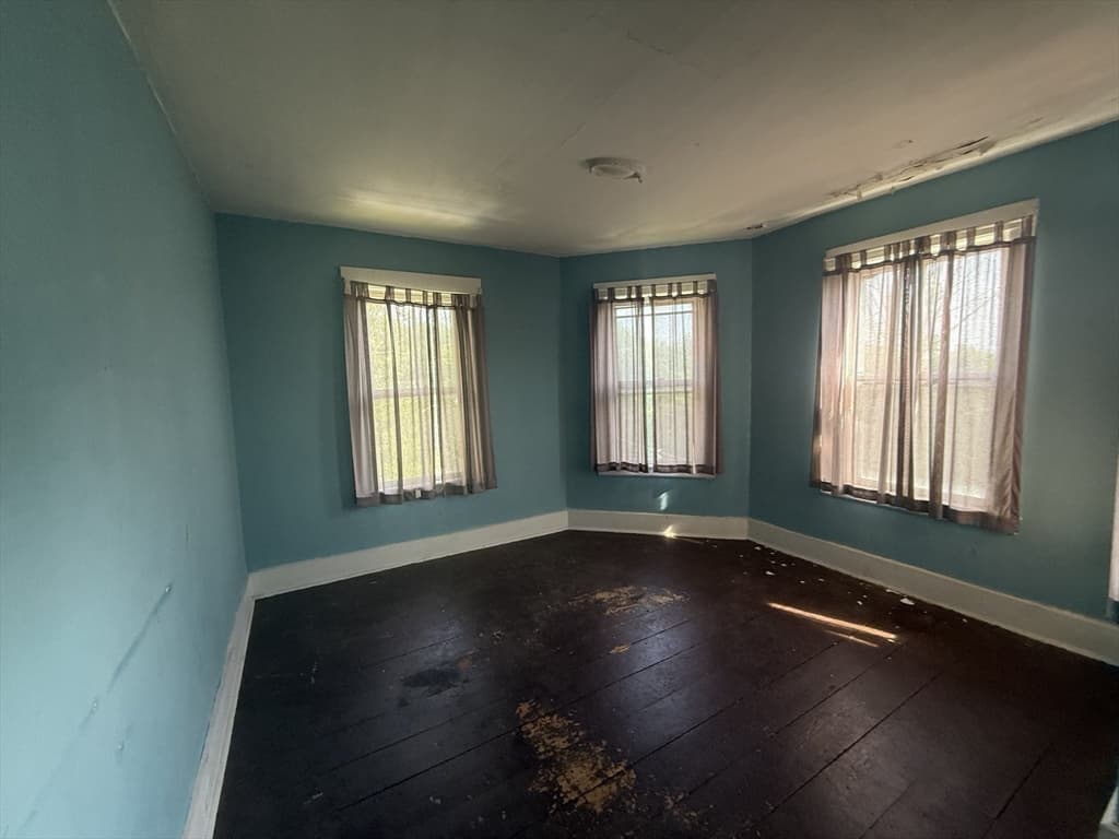 3 Family at 127 Cliff St, Southbridge MA 01550, Southbridge, photo 15 of 29