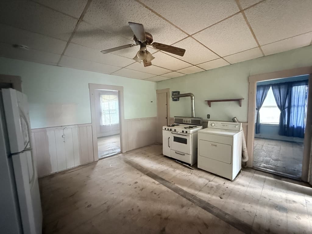 3 Family at 127 Cliff St, Southbridge MA 01550, Southbridge, photo 8 of 29