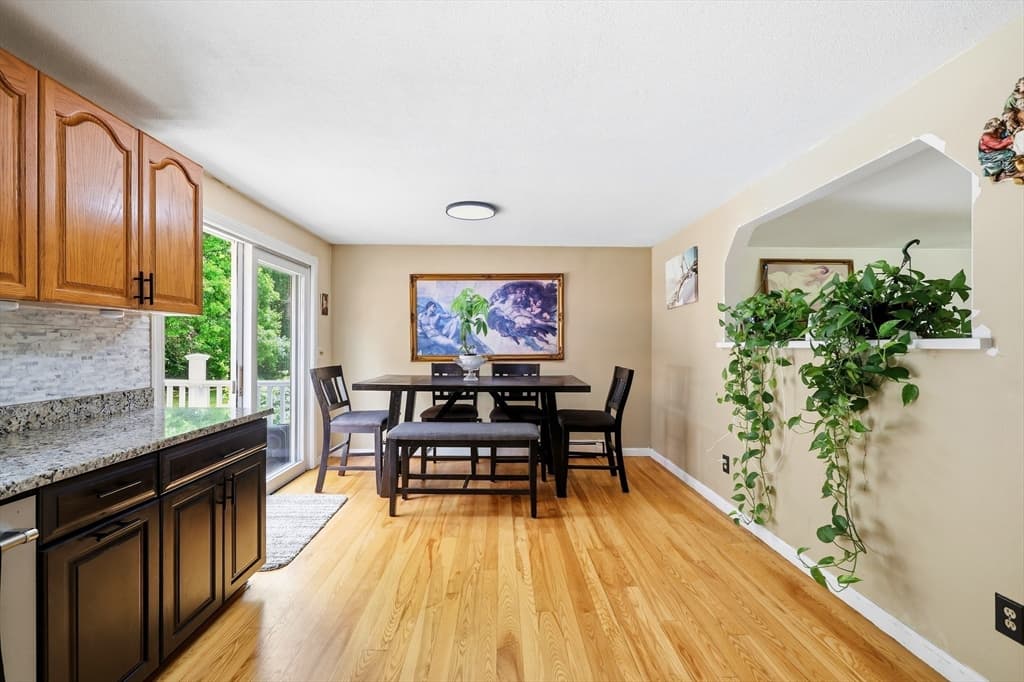 23 Phelps St, Easthampton MA 01027 photo 11