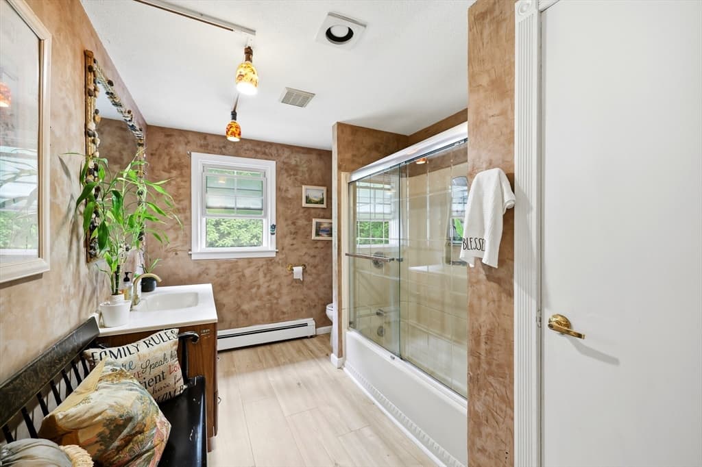 23 Phelps St, Easthampton MA 01027 photo 25