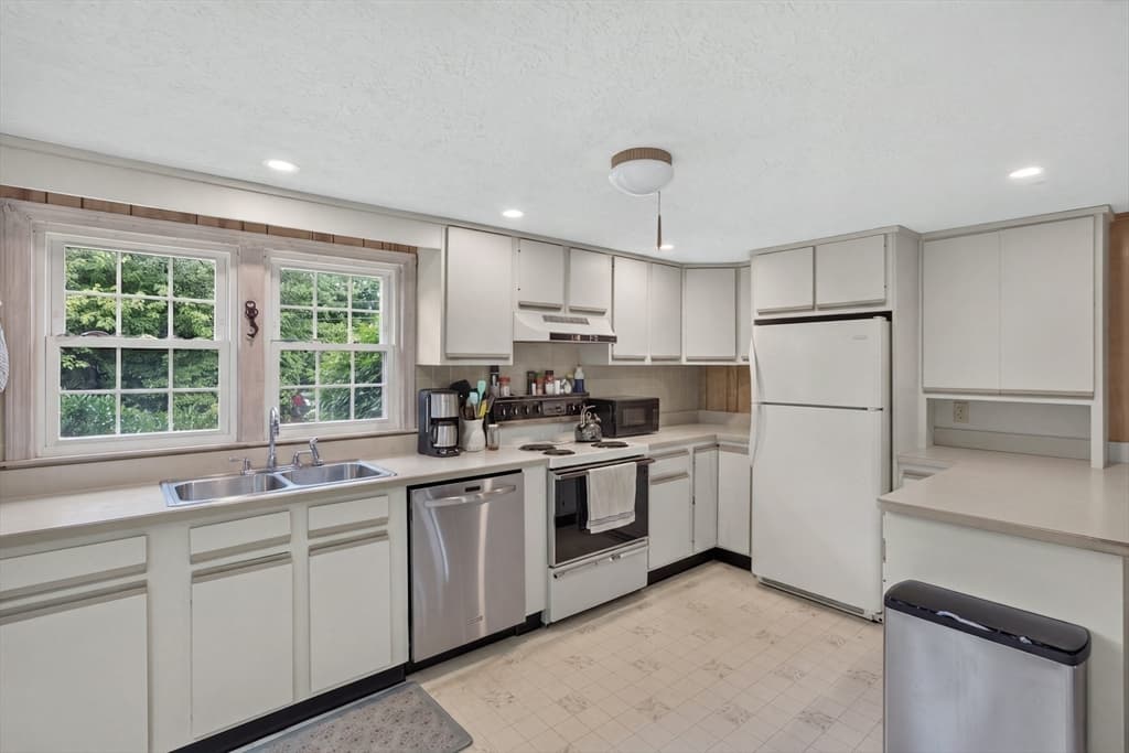 Multi Family at 1021 Route 6a, Dennis MA 02638, photo 8 of 39